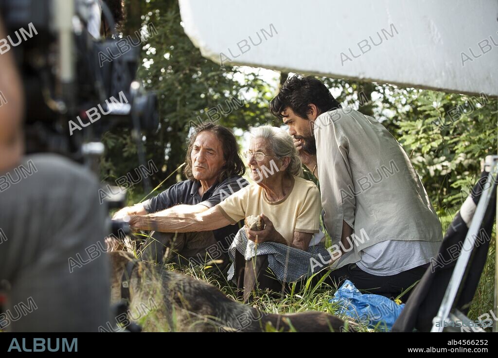AMADOR ARIAS, BENEDITA SANCHEZ y OLIVER LAXE en LO QUE ARDE, 2019 (O QUE ARDE), dirigida por OLIVER LAXE.