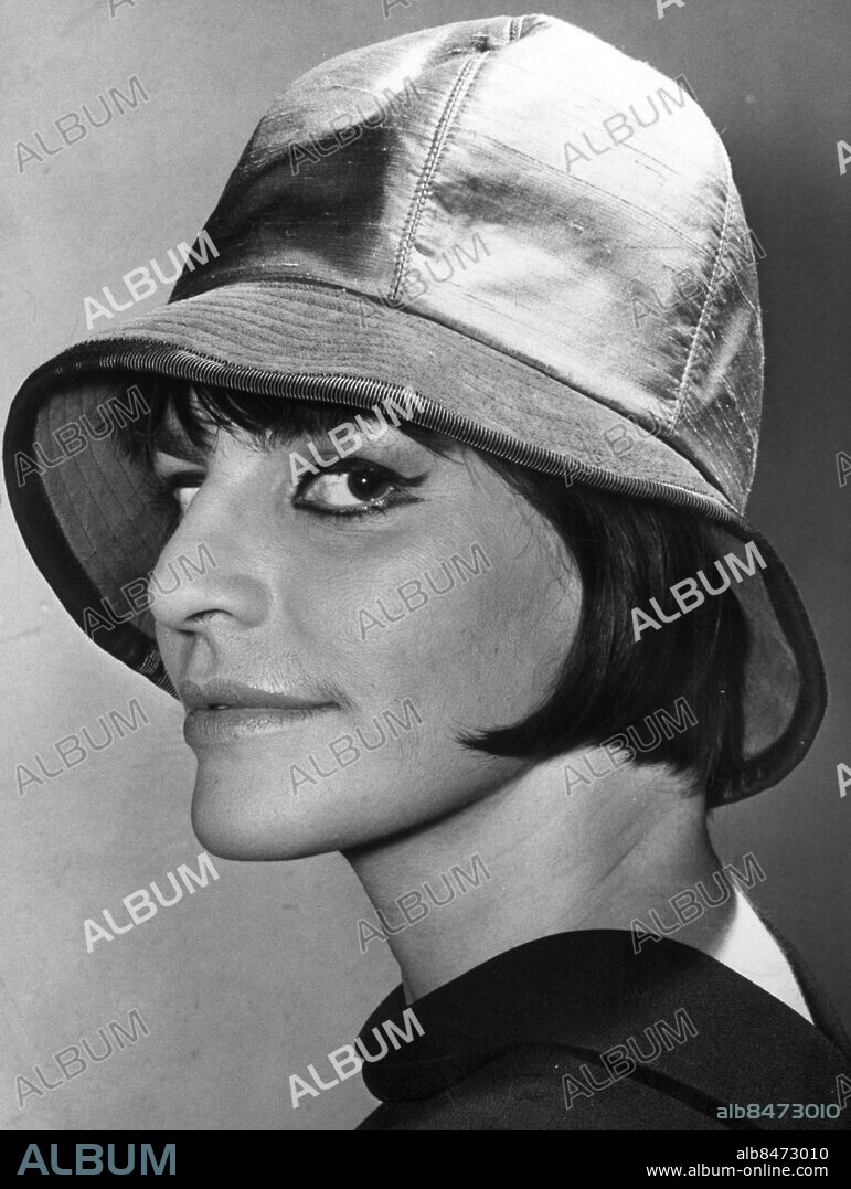 19640301 - Skådespelerskan Lissi Alandh i en "Garbo-hatt" Foto: Jan Holmlund Kod: 18 COPYRIGHT SCANPIX SWEDEN.