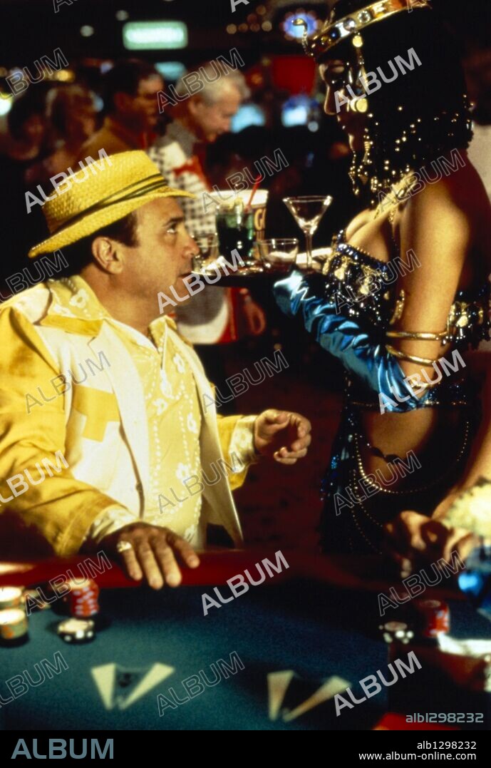 DANNY DEVITO in MARS ATTACKS!, 1996, directed by TIM BURTON. Copyright WARNER BROTHERS.