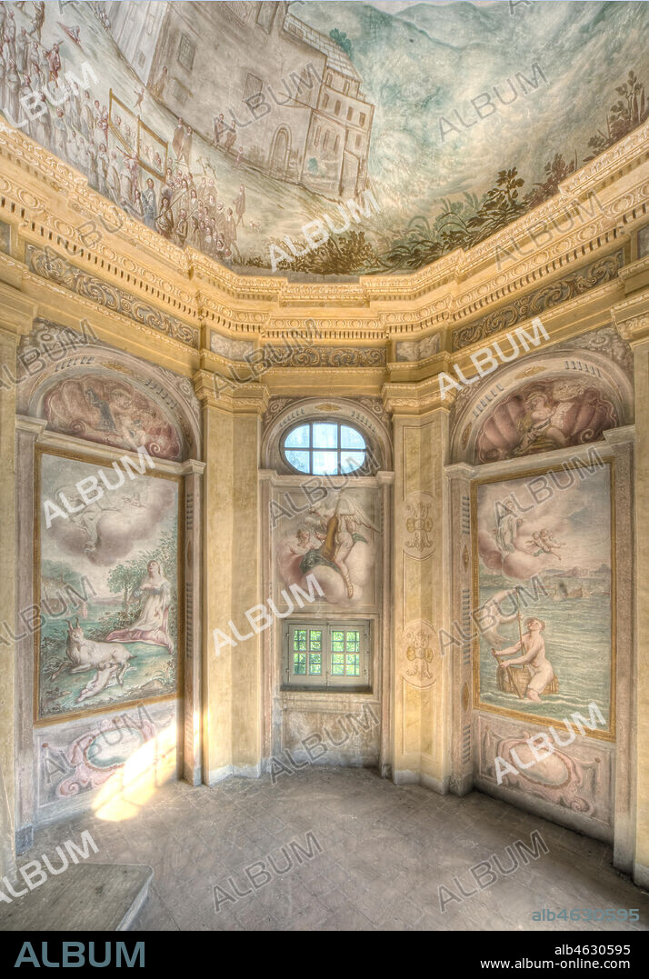 Savona, Località Santuario, Santuario di Nostra Signora Madonna della Misericordia: the Chapel of Crocetta. The vault is frescoed with a bird-eye perspective of the Sanctuary. Frescoes by Bartolomeo Guidobono ed Enrico Haffner, 1679 - 1680.