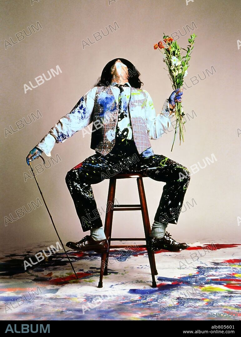 JOHNNY DEPP in BENNY AND JOON, 1993, directed by JEREMIAH S. CHECHIK. Copyright M.G.M.