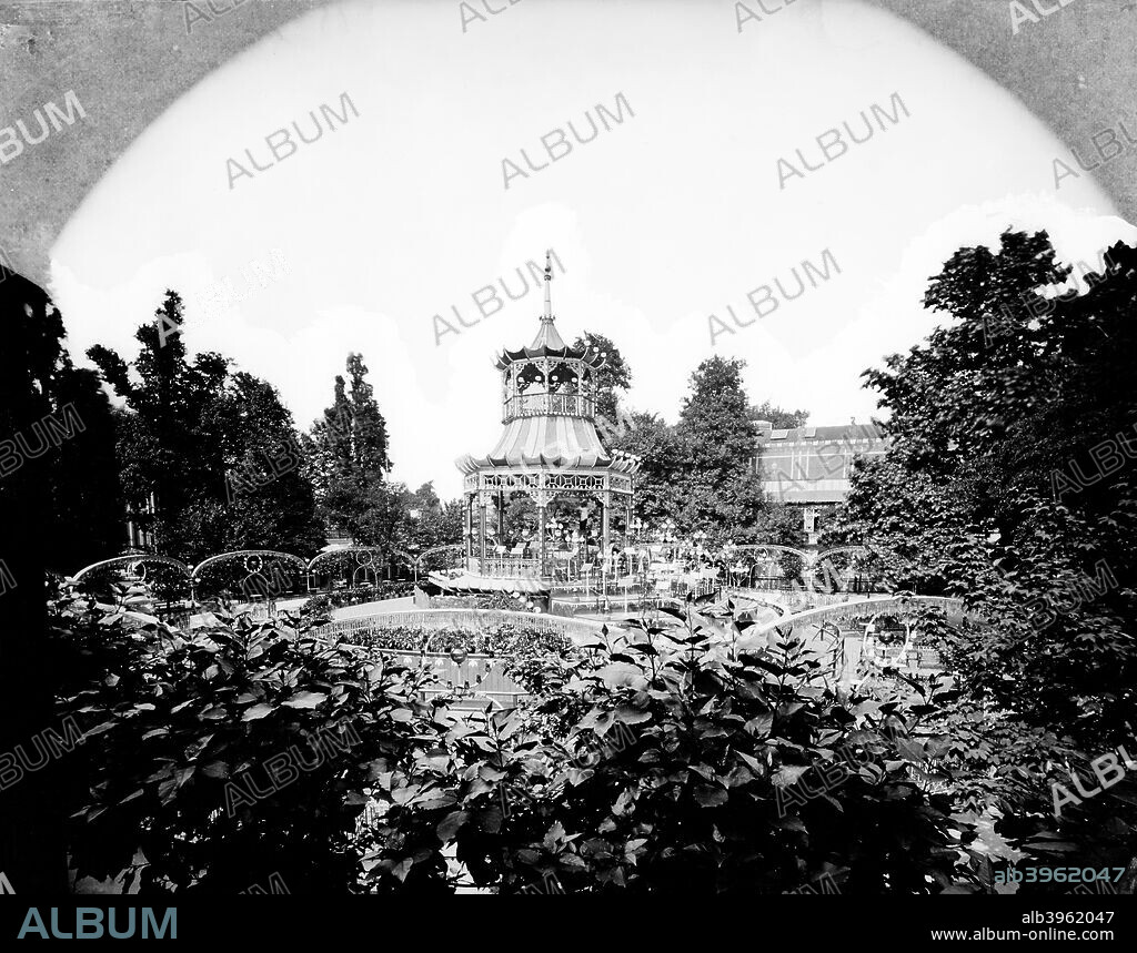 The bandstand, Cremorne Gardens, Kensington, London, 1870-1877. A view of the bandstand and dancing platform which was built in the 1840s. the whole gardens were closed in 1877.