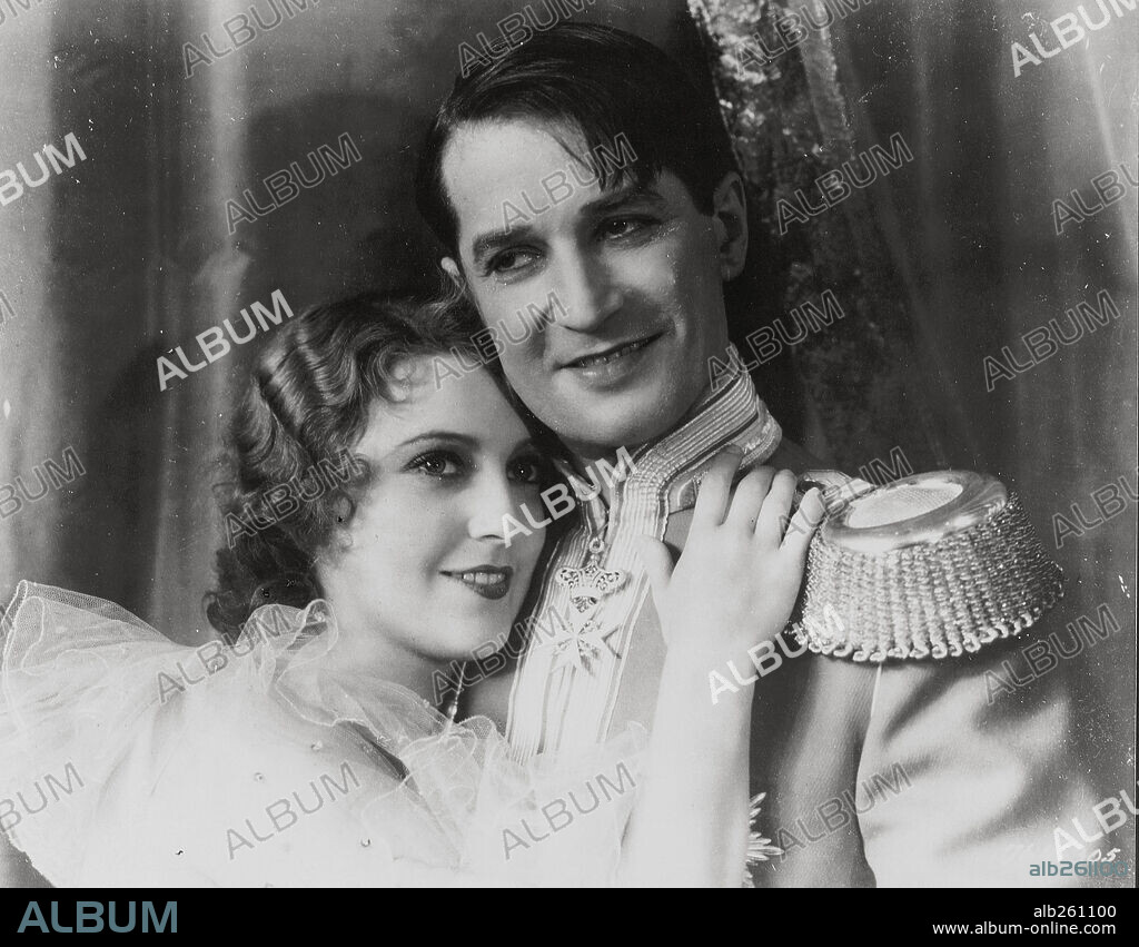 JEANETTE MACDONALD und MAURICE CHEVALIER in THE LOVE PARADE, 1929, unter der Regie von ERNST LUBITSCH. Copyright PARAMOUNT PICTURES.