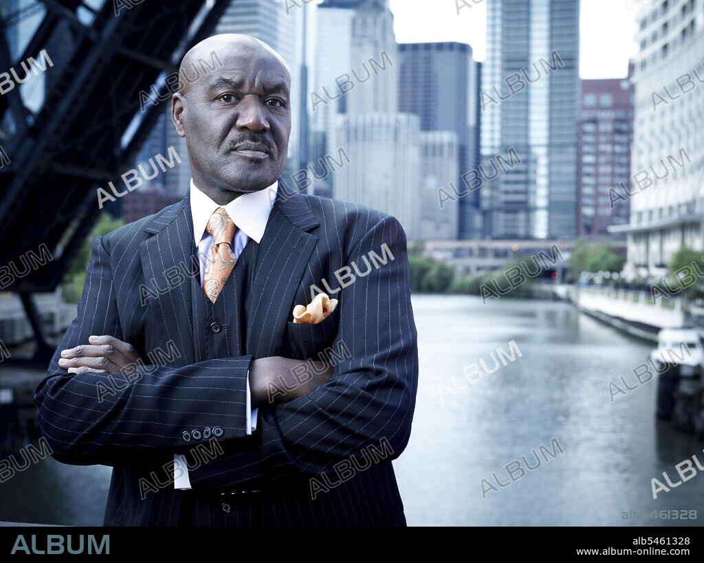DELROY LINDO in THE CHICAGO CODE, 2011, directed by ADAM ARKIN, CLARK JOHNSON, GUY FERLAND, JEAN DE SEGONZAC, LESLIE LINKA GLATTER and PARIS BARCLAY. Copyright 20TH CENTURY FOX TELEVISION.