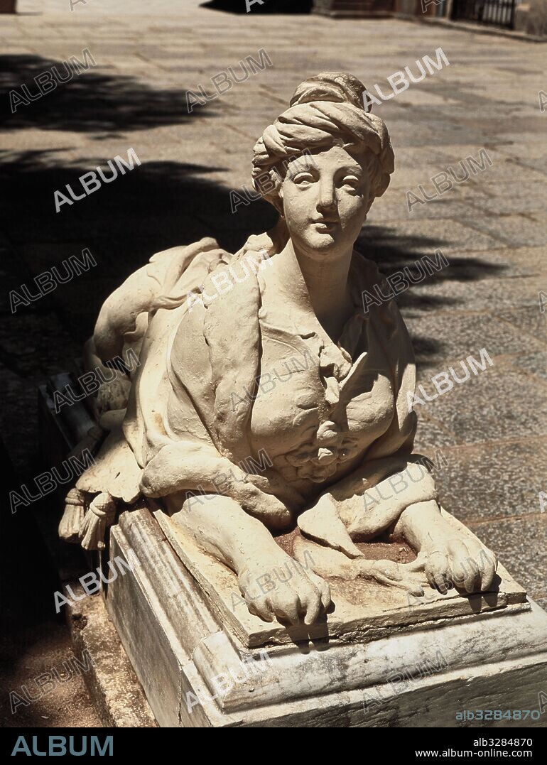 Figura de Esfinge en la Esplanada del Palacio. Tardo-Barroco,Siglo XVIII. La Granja. San Idelfonso, Madrid.