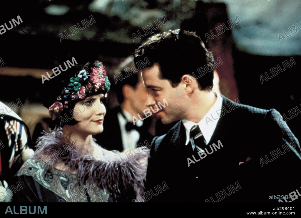 JENNIFER JASON LEIGH en LA SRA. PARKER Y EL CÍRCULO VICIOSO, 1994 (MRS. PARKER AND THE VICIOUS CIRCLE), dirigida por ALAN RUDOLPH. Copyright MIRAMAX.