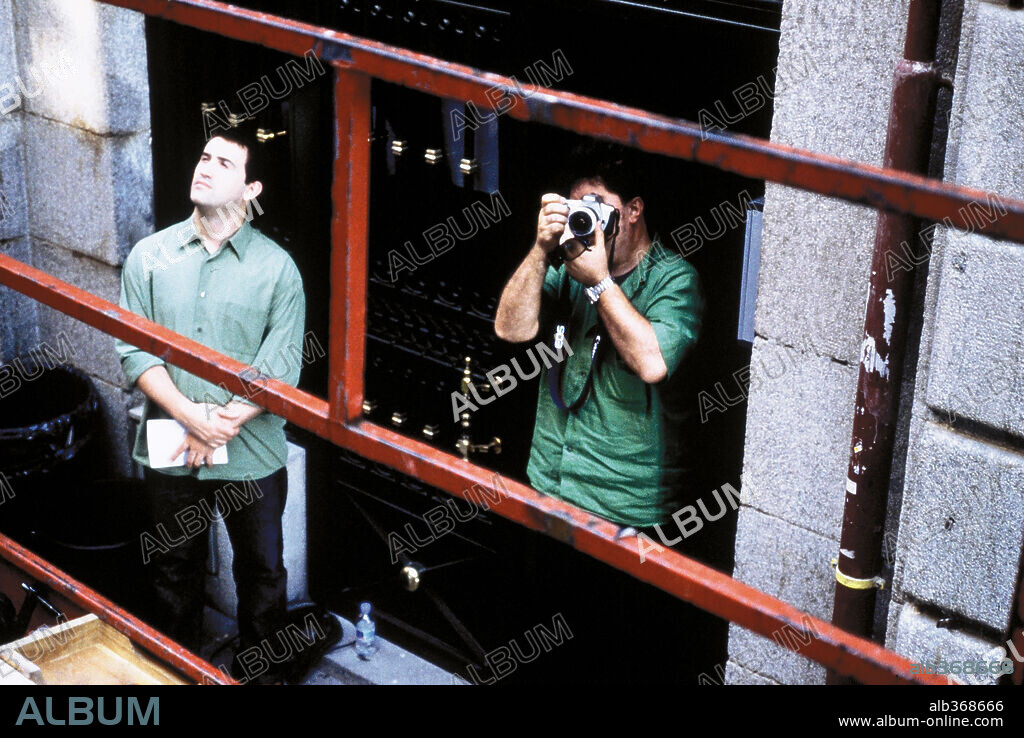 JAVIER CAMARA and PEDRO ALMODOVAR in TALK TO HER, 2002 (HABLE CON ELLA), directed by PEDRO ALMODOVAR. Copyright EL DESEO S.A / BRACHO, MIGUEL.