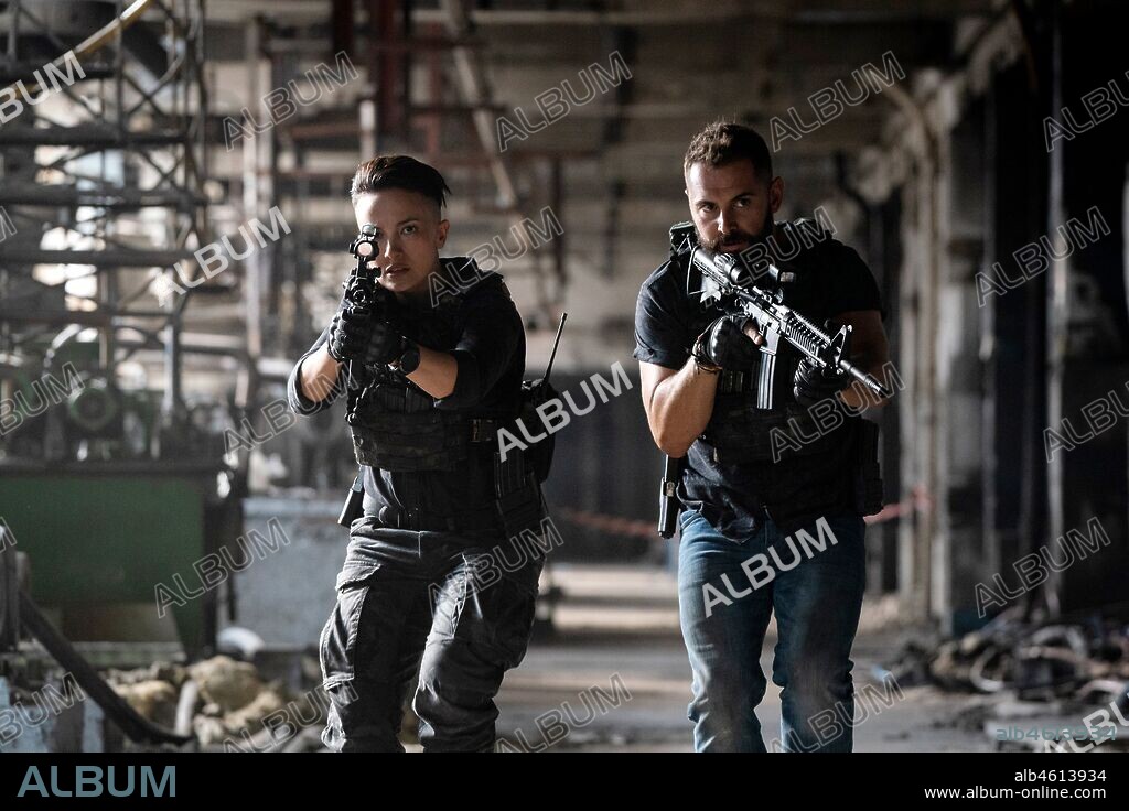 ALIN SUMARWATA and DANIEL MACPHERSON in STRIKE BACK, 2010, directed by BILL EAGLES and DANIEL PERCIVAL. Copyright Left Bank Pictures. Season 8 EP 1.