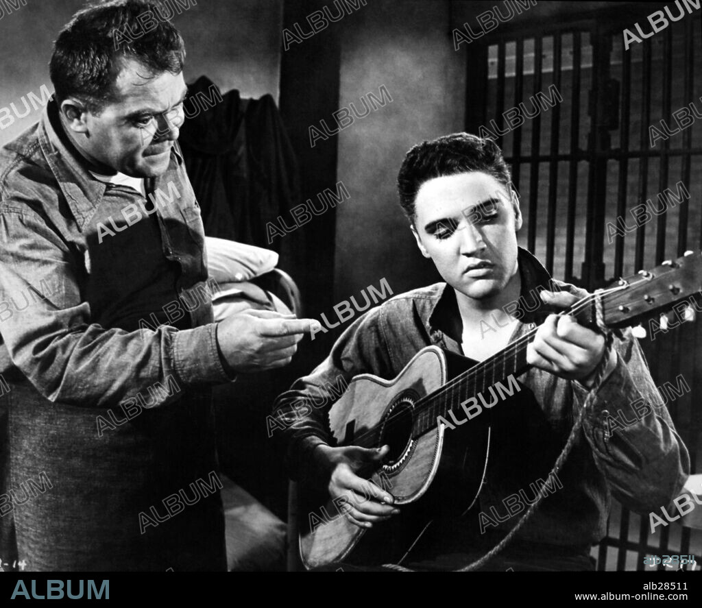 ELVIS PRESLEY in JAILHOUSE ROCK - RHYTHMUS HINTER GITTERN, 1957 (JAILHOUSE ROCK), unter der Regie von RICHARD THORPE. Copyright M.G.M.