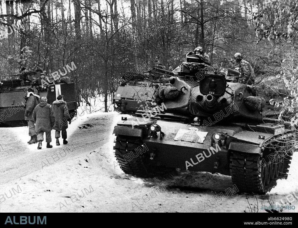 Tank units of the US army concentrate during a three-days field exercise on the 16th of February in 1969 in Grunewald, Berlin. 16/01/1969