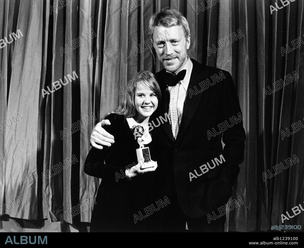 LINDA BLAIR y MAX VON SYDOW en EL EXORCISTA, 1973 (THE EXORCIST), dirigida por WILLIAM FRIEDKIN. Copyright Warner Bros./Hoya Productions. The 31th Annual Golden Globe Awards.