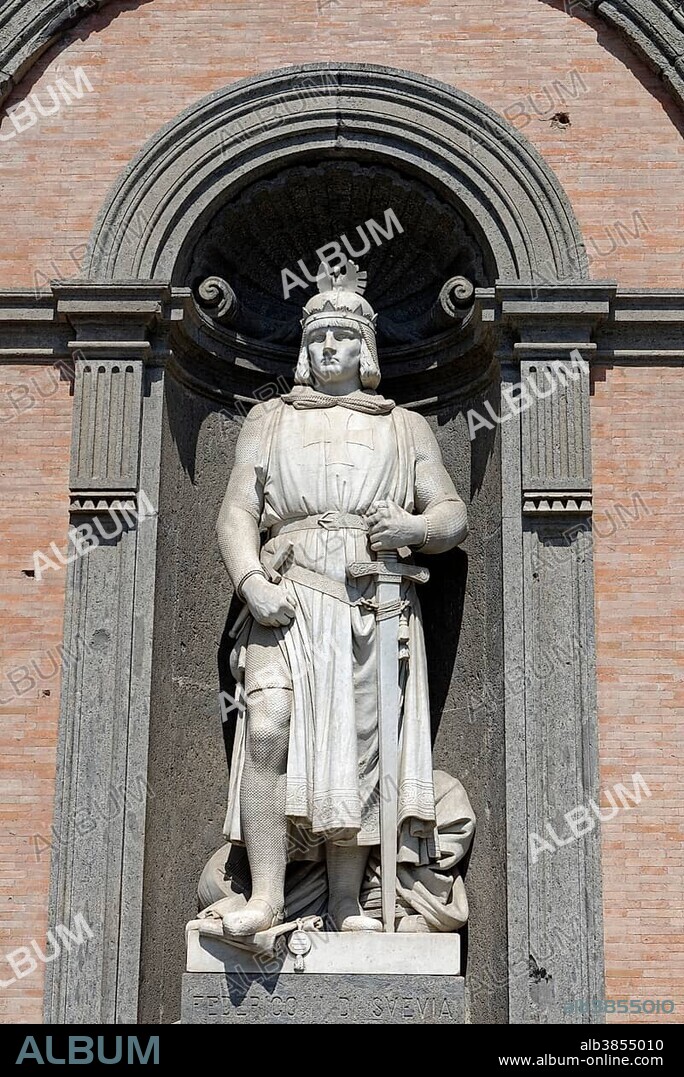 King Frederick II. Staufer, statue on the facade of the Palazzo Reale, Piazza del Plebiscito, Naples, Campania, Italy, Europe.