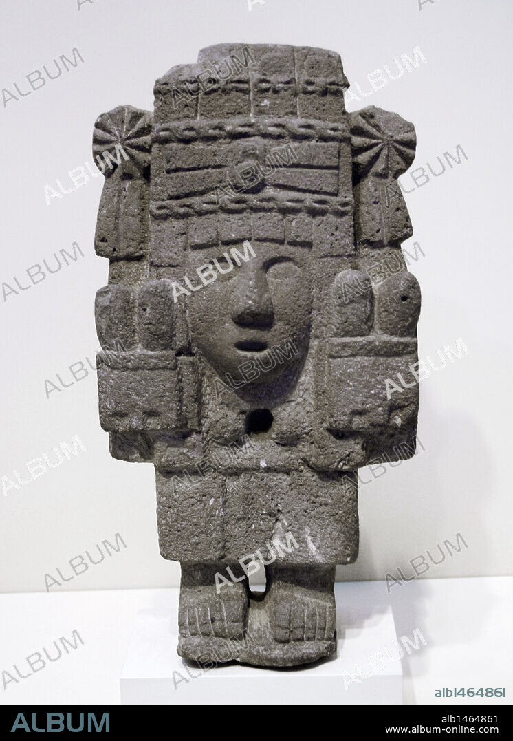Arte Precolombino. México Central. Chicomecóatl, diosa mexica del maíz, 1400-1519 d.C. Piedra volcánica. Dimensiones; alto: 42,5 cm, ancho: 22,8 cm, profundo: 11,4 cm. Museo de Arte de Denver. Estado de Colorado. Estados Unidos.