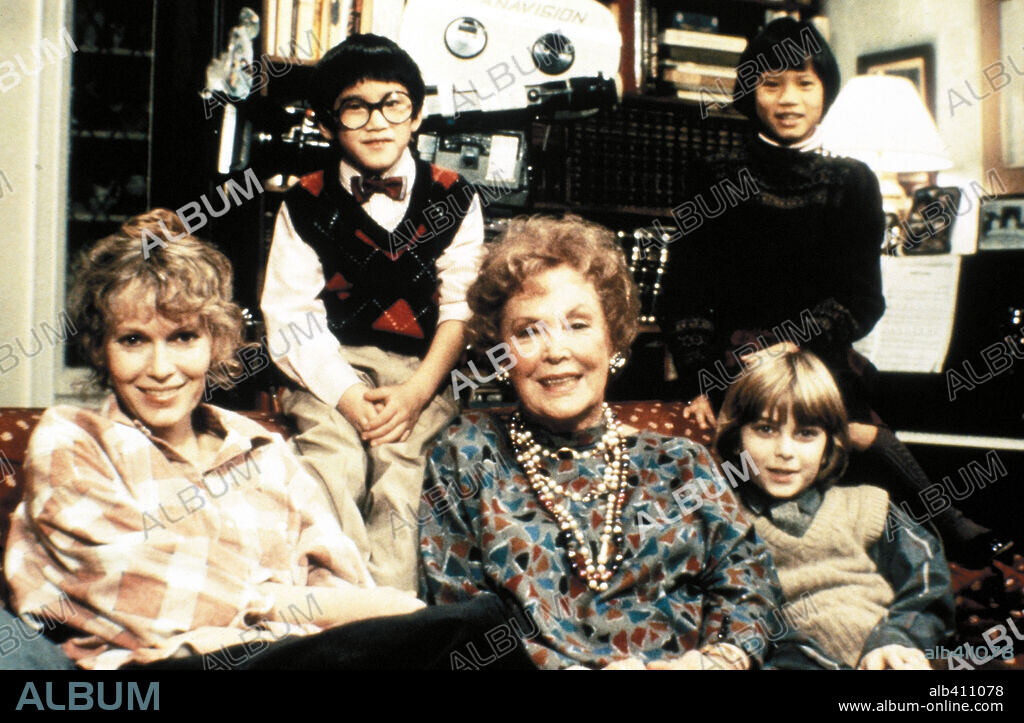 MAUREEN O'SULLIVAN y MIA FARROW en HANNAH Y SUS HERMANAS, 1986 (HANNAH AND HER SISTERS), dirigida por WOODY ALLEN. Copyright ORION PICTURES.