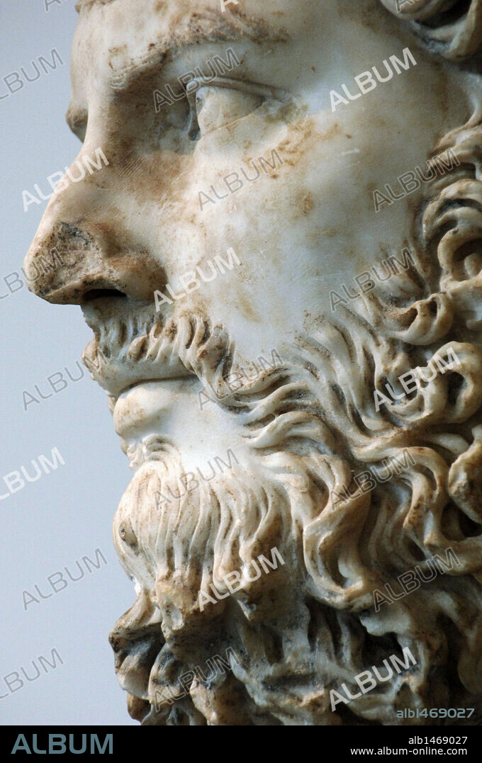 LUCIO AURELIO VERO AUGUSTO (Lucius Aurelius Verus Augustus). Emperador romano (161-169). S. II. Fragmento de un busto romano en mármol, de época Antonina. Museo Metropolitano de Arte. Nueva York. Estados Unidos.