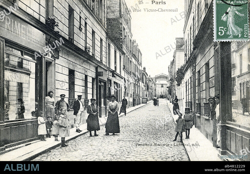 'Paris. La rue Victor-Chevreuil'. Carte postale vers 1908. Credit : IM/KHARBINE-TAPABOR.