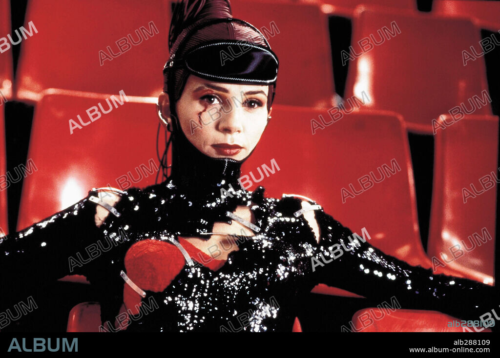 VICTORIA ABRIL en KIKA, 1993, dirigida por PEDRO ALMODOVAR. Copyright EL DESEO S.A.