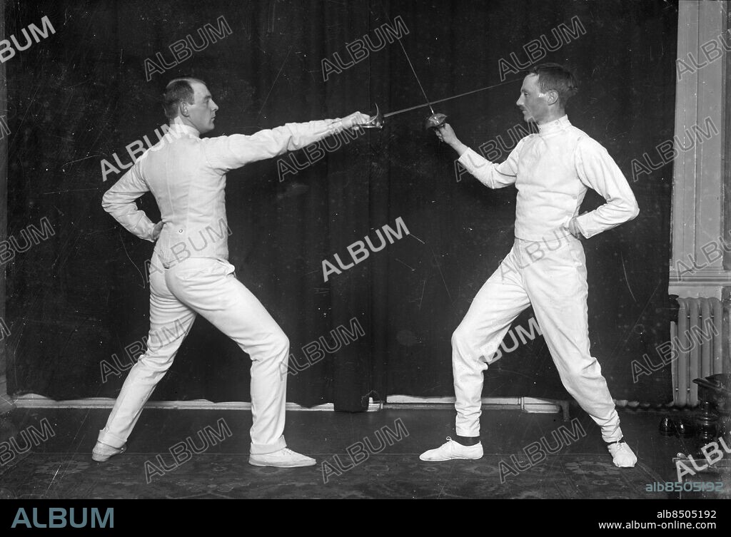 Göteborg - 1915-02-19 - Fäktare i aktion *** Local Caption *** GT 1915-1841. KAMERAREPORTAGE.