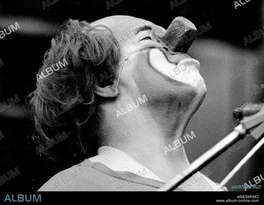 Den världsberömde clownen Charlie Rivel ( eg José Andreu Lasserre ). med den röda fyrkantiga näsan uppträder 1972 / Död 1983. Rivel Charlie clown Spanien sit 1972. Cirkus clown clowner. Foto: Sydsvenskan / IBL Bildbyrå.