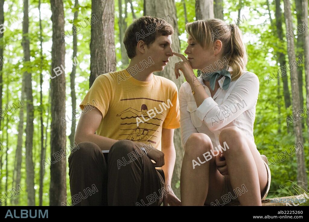 MICHAEL CERA y PORTIA DOUBLEDAY en YOUTH IN REVOLT, 2009, dirigida por MIGUEL ARTETA. Copyright DIMENSION FILMS.
