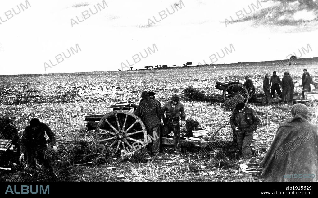 Guerra civil española (1936-1939). Frente de Guadalajara. Batería republicana.