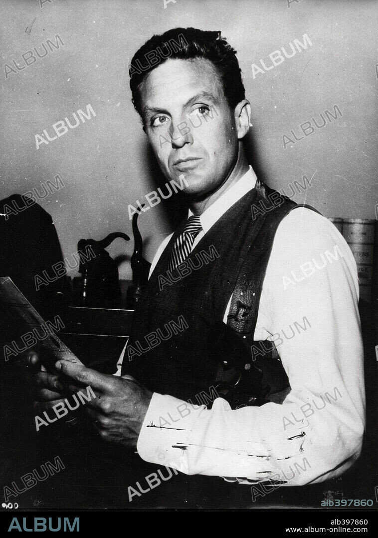 ROBERT STACK dans THE UNTOUCHABLES, 1959. Copyright DESILU.