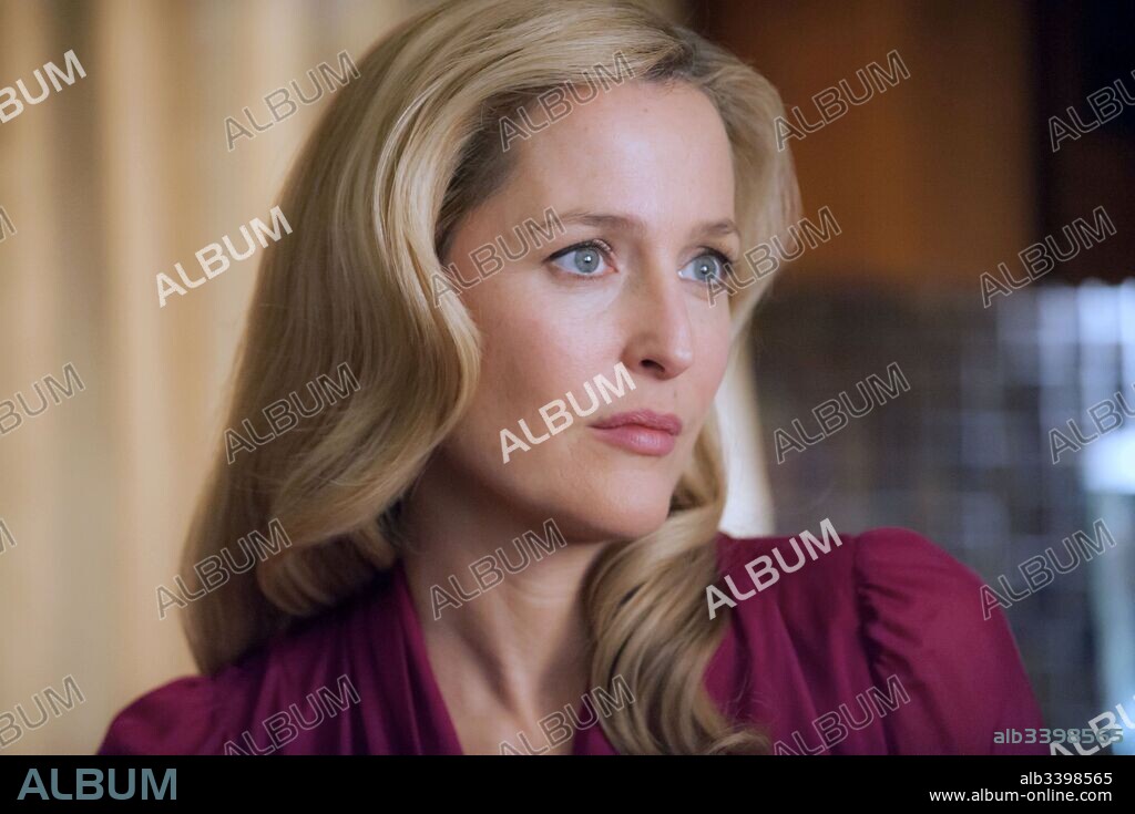 GILLIAN ANDERSON in HANNIBAL (2013), directed by MICHAEL RYMER and TIM HUNTER. Copyright DINO DE LAURENTIIS.