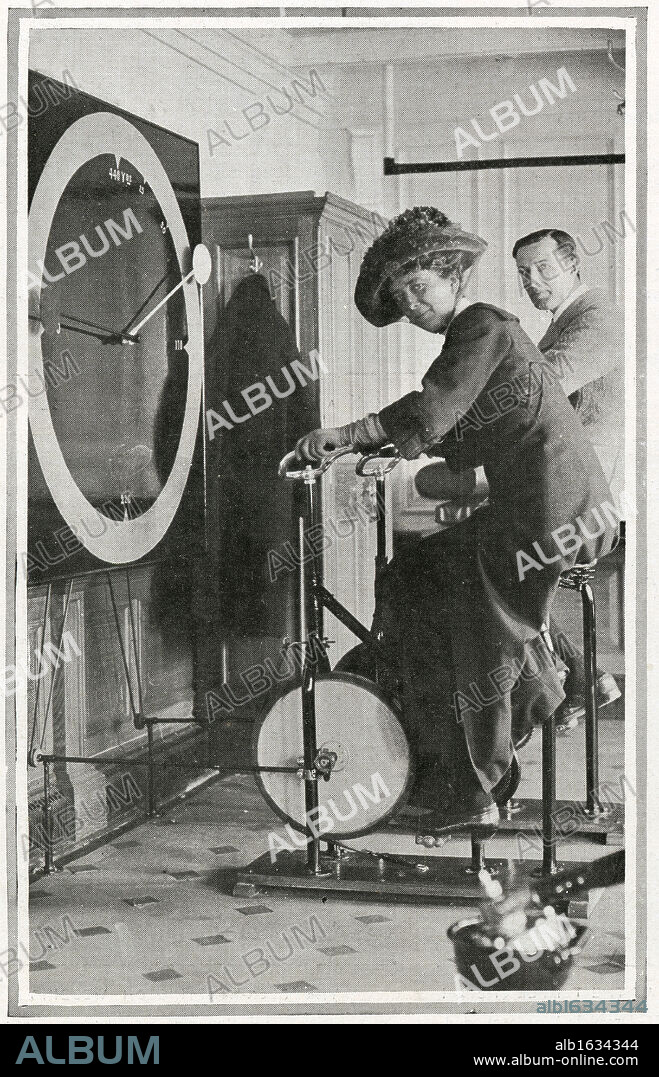 Gymanasium, Titanic. A photograph of passengers using 'cycle racing machines' in the gymnasium, which enabled the passengers to enjoy a variety of exercise on board. Titanic was built by Harland & Wolff in Belfast Ireland during 1910 - 1911, and sank on 15th April, 1912, after striking an iceberg off the coast of New Foundland during her maiden voyage from Southampton, England to New York, USA, with the loss of 1,522 passengers and crew. (Photo by Titanic Images/Universal Images Group).