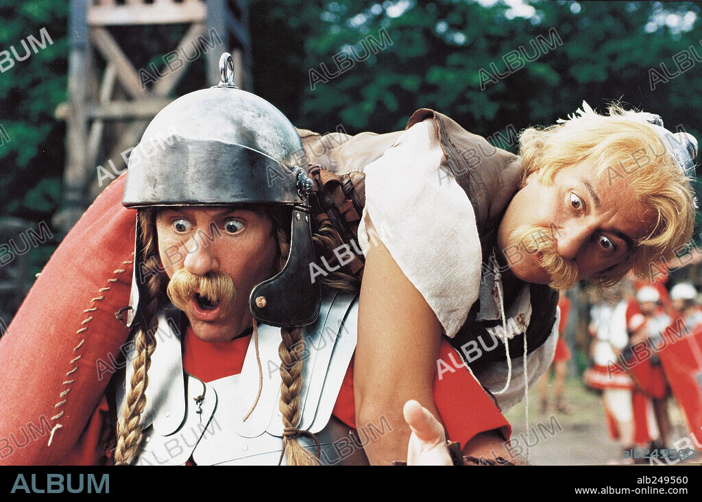 CHRISTIAN CLAVIER y GERARD DEPARDIEU en ASTÉRIX Y OBÉLIX CONTRA CÉSAR, 1999 (ASTERIX ET OBELIX CONTRE CESAR), dirigida por CLAUDE ZIDI. Copyright RENN PRODUCTIONS / GEORGE, ETIENNE.