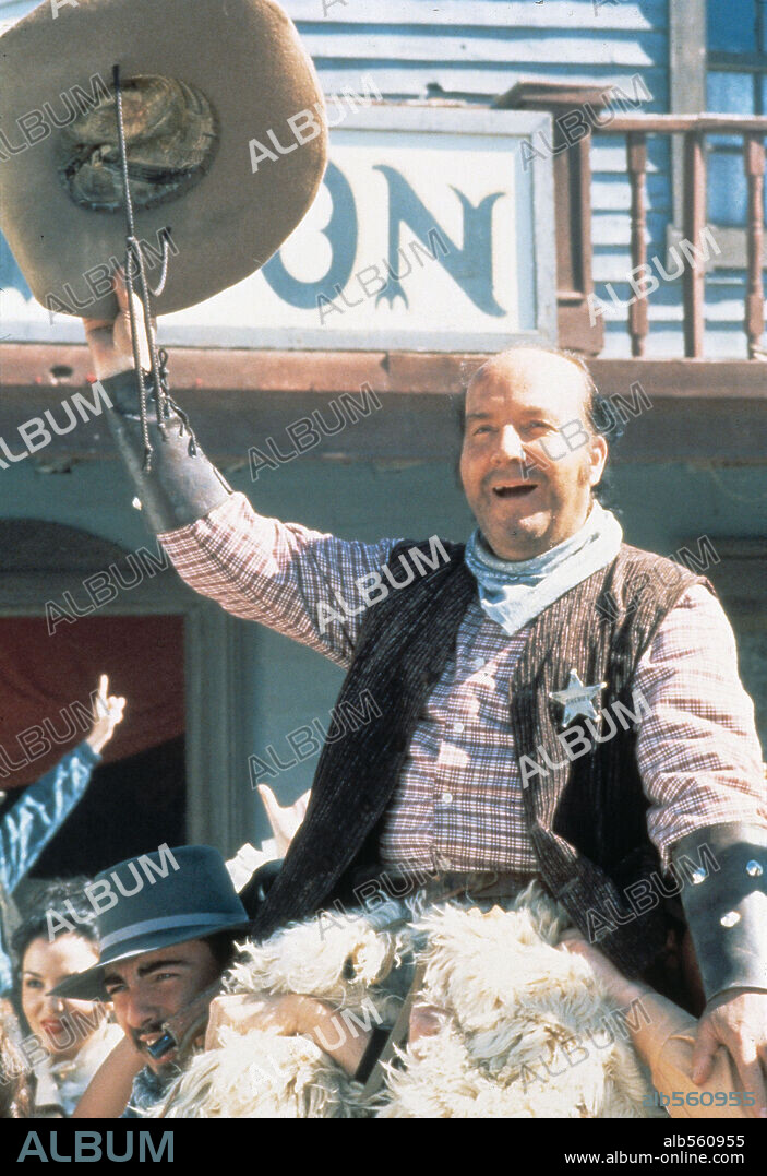 CHIQUITO DE LA CALZADA en AQUI LLEGA CONDEMOR [EL PECADOR DE LA PRADERA], 1996, dirigida por ALVARO SAENZ DE HEREDIA. Copyright PRODUCCIONES A.S.H. FILMS.