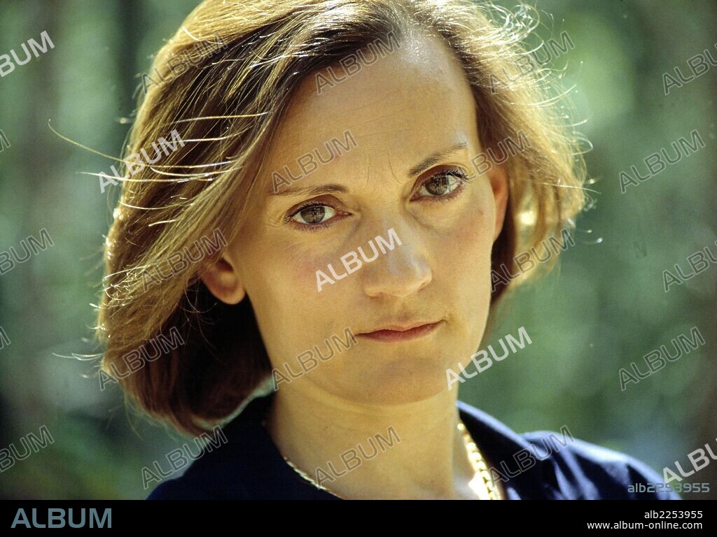 MIRO , PILAR. DIRECTORA DE CINE ESPAÑOLA. MADRID 1940 - 1997. FOTO AÑO 1996.