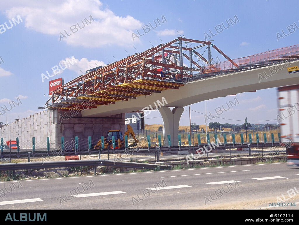 ARMAZON DE UN PUENTE EN CONSTRUCCION- CARRETERA BURGOS KM 26- NACIONAL I.