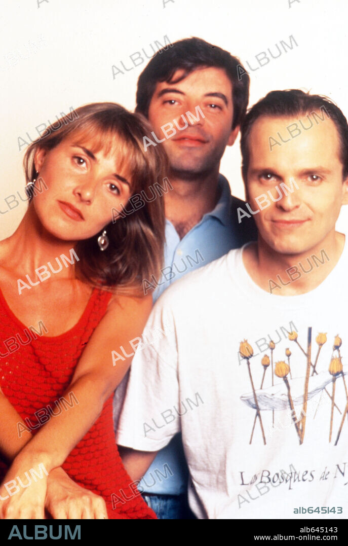 CAYETANA GUILLEN CUERVO, MIGUEL BOSE and RAMON MARGARETO in AMOR DIGITAL, 1996, directed by RAMON MARGARETO. Copyright SOTANO FILMS.