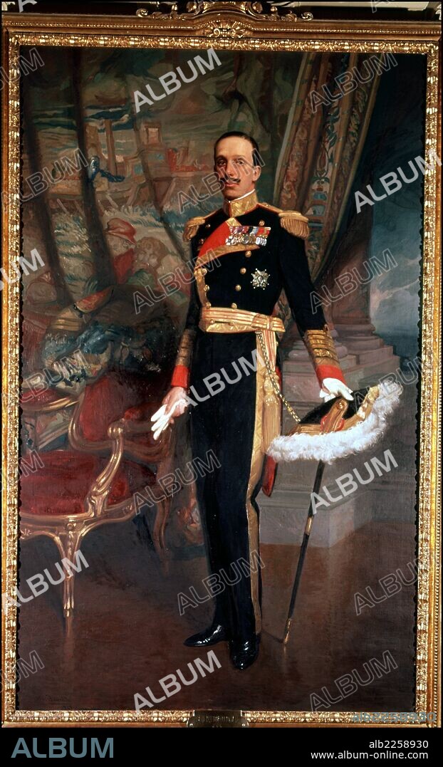 ALFONSO XIII. REY DE ESPAÑA. MADRID 1886 / 1941. " ALFONSO XIII CON UNIFORME DE CAPITAN GENERAL DE LA ARMADA ". OLEO DE ALVAREZ SOTOMAYOR. COLEGIO DE ABOGADOS. MADRID.