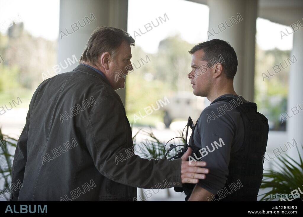 BRENDAN GLEESON and MATT DAMON in GREEN ZONE, 2010, directed by PAUL GREENGRASS. Copyright UNIVERSAL PICTURES.