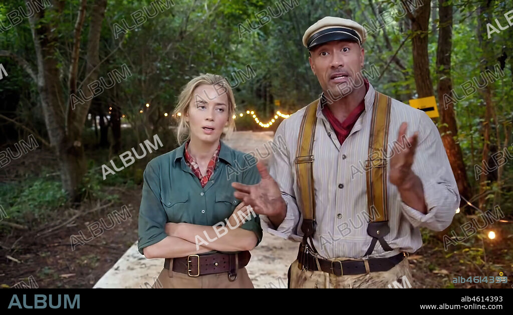 DWAYNE "THE ROCK" JOHNSON and EMILY BLUNT in JUNGLE CRUISE, 2020, directed by JAUME COLLET-SERRA. Copyright Walt Disney Pictures / Zaftig Films / TSG Entertainment / Se.
