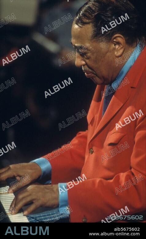Ellington, Duke (Edward Kennedy). Afro-American jazz musician (pianist, arranger, composer and bandleader), 1899 - 1974. Duke Ellington in concert. Photo, undat.