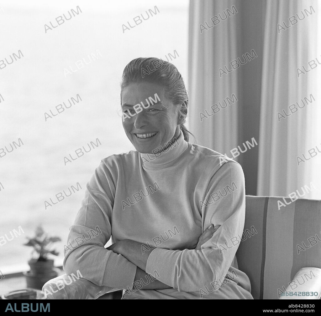 DANNHOLMEN 196706 *For your files*. Swedish Actress Ingrid Bergman in her summerhous at the Dannholmen Island in t West Sweden June,1967. Foto: Bertil S-son Aberg / SVT / Kod:5600.