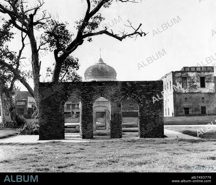 Britisch-Indien / Unabhängigkeitsbewegungen. Massaker von Jallianwalla-Bagh oder Massaker von Amritsar (Massaker an friedlichen Demonstranten für die Unabhängigkeit Indiens durch britische Soldaten und Gurkhas, unter dem Befehl von Brigadier General Reginald Dyer am 13.04.1919 in Amritsar, Punjab). Gebäude im Jallianwalla-Bagh-Garten in Amritsar. undatiertes Foto.