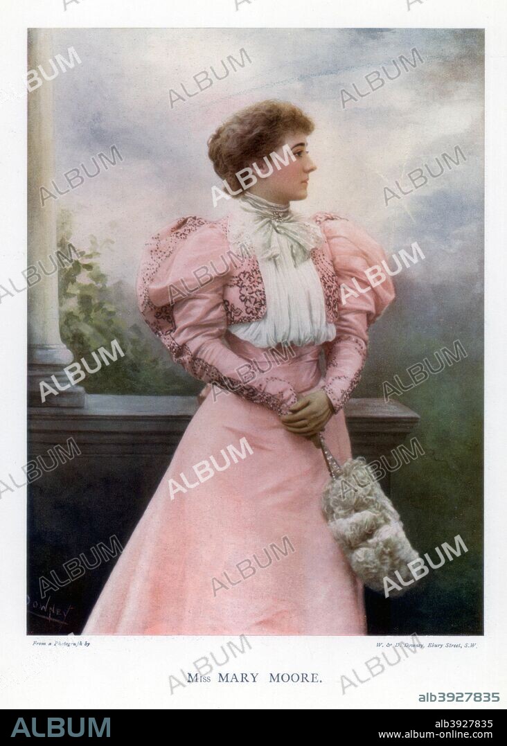 Mary Moore, English actress and theatre manager, 1901.