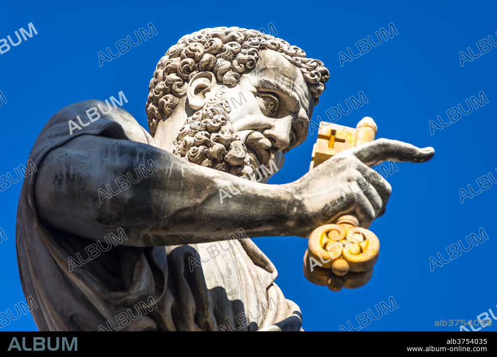 Statue of St. Peter in front of St. Peter's Basilica, Vatican City, Rome, Lazio, Italy, Europe.