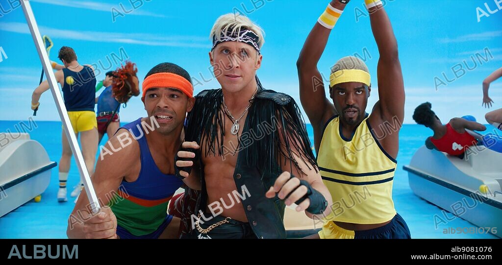 KINGSLEY BEN-ADIR, NCUTI GATWA et RYAN GOSLING dans BARBIE, 2023, réalisé par GRETA GERWIG. Copyright WARNER BROS.