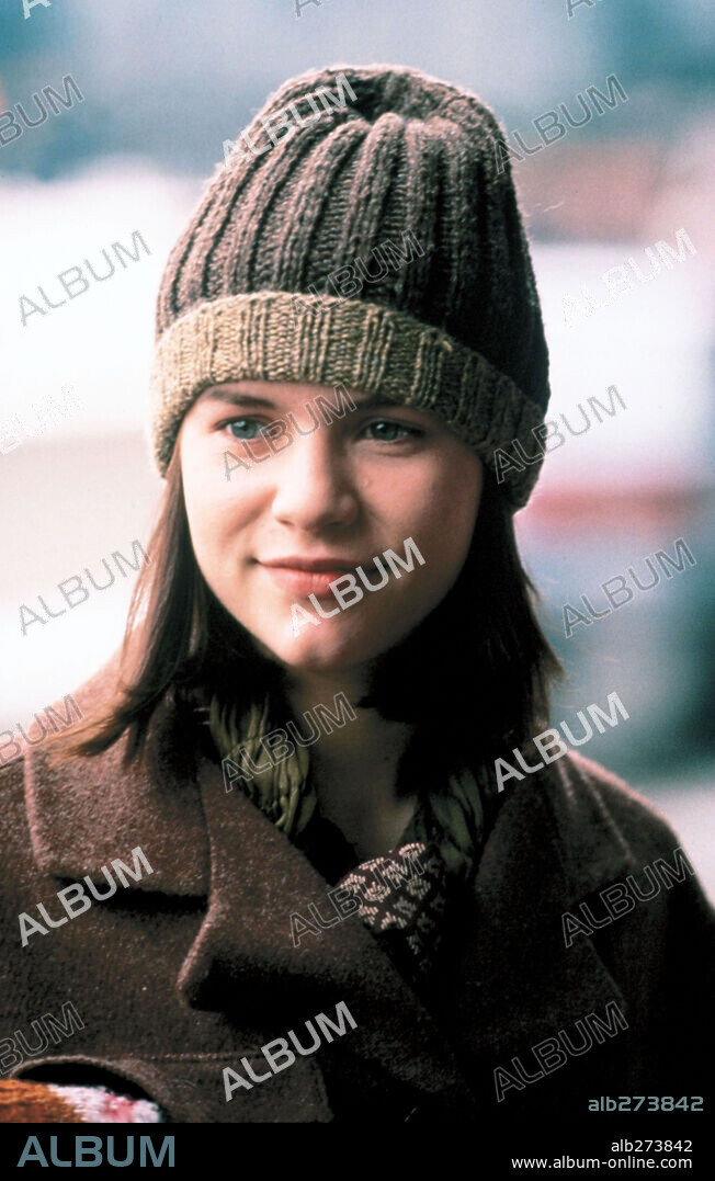 CLAIRE DANES in HOME FOR THE HOLIDAYS, 1995, directed by JODIE FOSTER. Copyright POLYGRAM.
