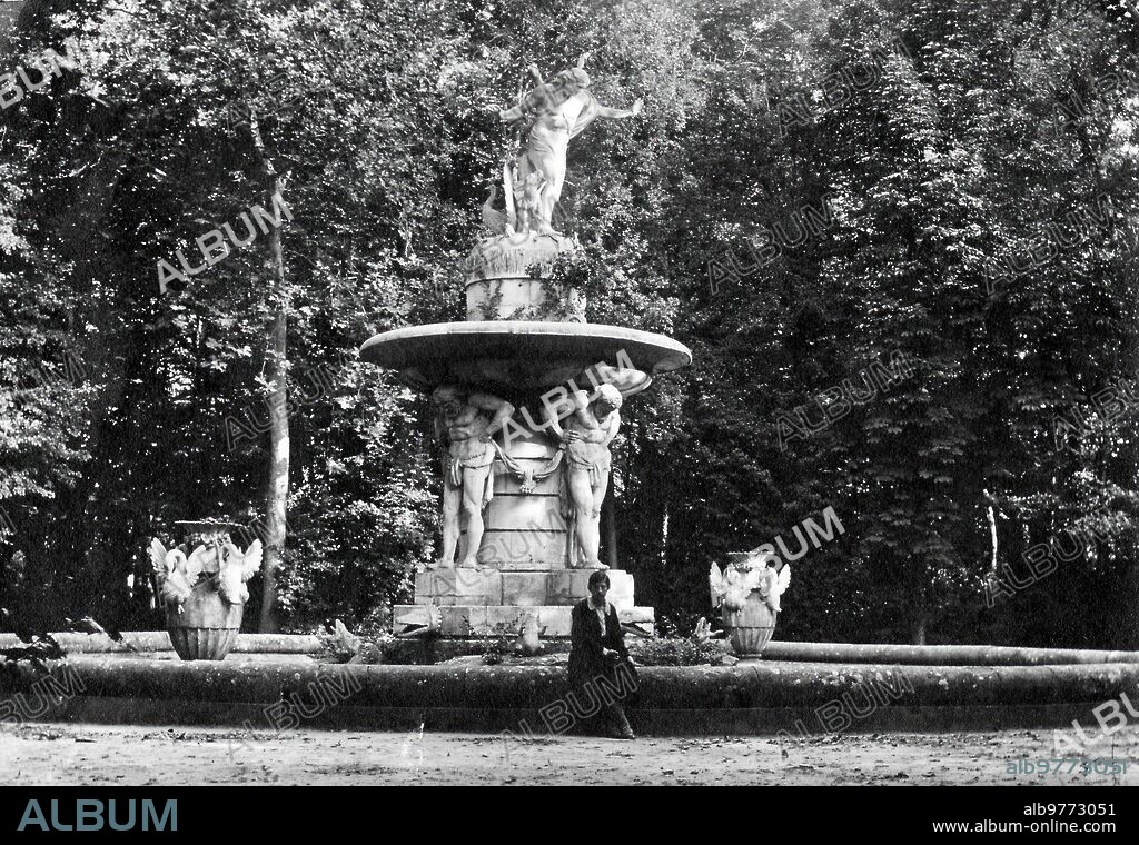 Aranjuez. 1928 (CA.). The Narciso Fountain in the gardens of Isla del Príncipe in the Palace of Aranjuez.