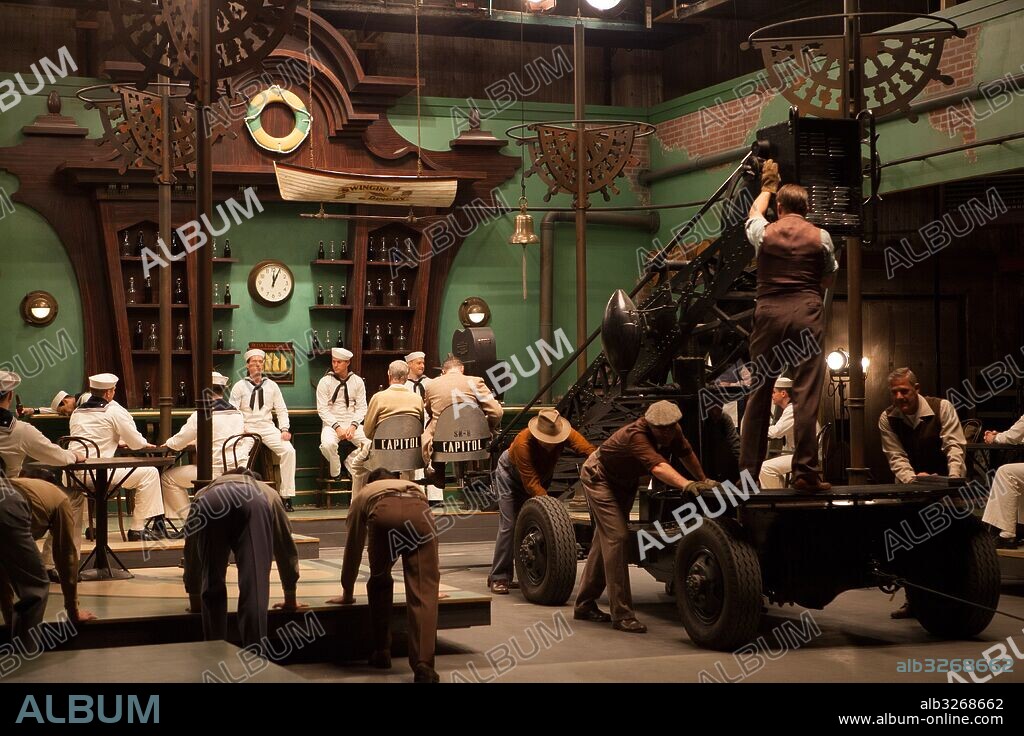 CHANNING TATUM en AVE, CÉSAR!, 2016 (HAIL, CAESAR!), dirigida por ETHAN COEN y JOEL COEN. Copyright MIKE ZOSS PROD/WORKING TITLE FILMS.