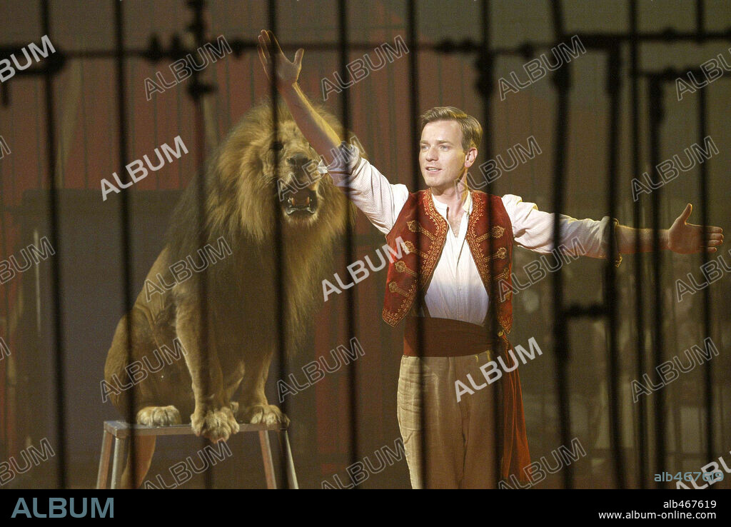 EWAN McGREGOR en BIG FISH, 2003, dirigida por TIM BURTON. Copyright COLUMBIA PICTURES.