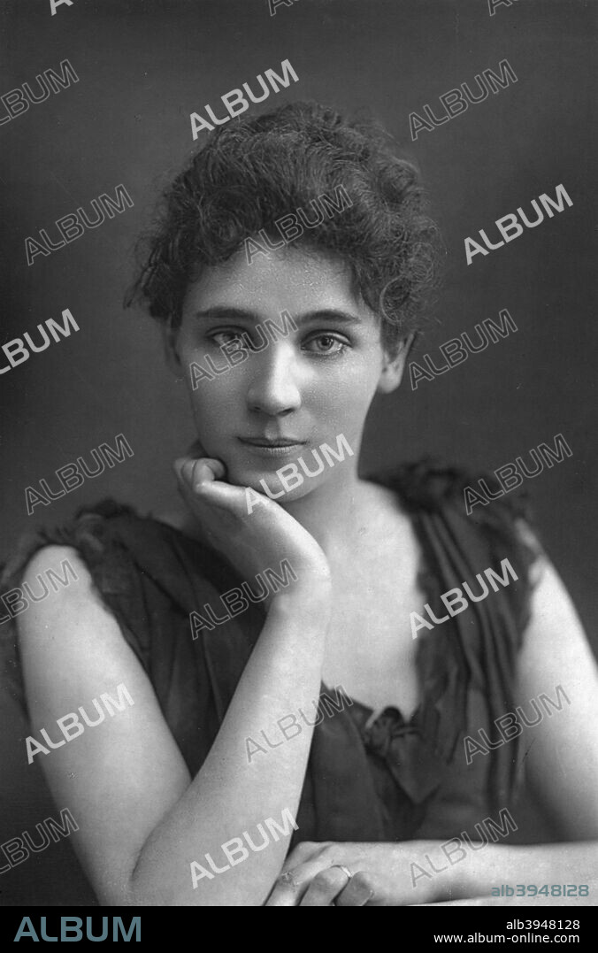 Elizabeth Robins (1862-1952), American actress, playwright, novelist, and suffragette, 1893. From The Cabinet Portrait Gallery, fourth series, Cassell and Company Limited (London, Paris and Melbourne, 1893).