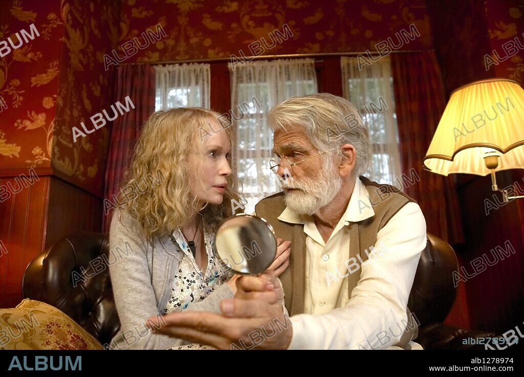MIA FARROW y RON CRAWFORD en ARTHUR Y LA VENGANZA DE MALTAZARD, 2010 (ARTHUR ET LA VENGEANCE DE MALTAZARD), dirigida por LUC BESSON. Copyright EUROPA CORP/AVALANCHE PROD/APIPOULAI.
