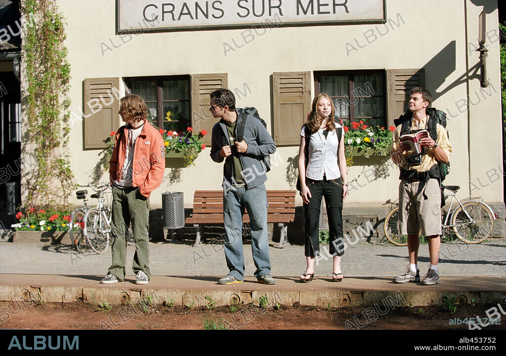 JACOB PITTS, MICHELLE TRACHTENBERG, SCOTT MECHLOWICZ and TRAVIS WESTER in EUROTRIP, 2004, directed by JEFF SCHAFFER. Copyright TM & DREAMWORKS.