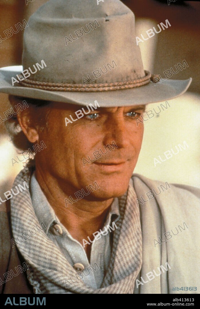 TERENCE HILL in TROUBLEMAKERS, 1994 (NOTTE DI NATALE, BOTTE DI NATALE), directed by TERENCE HILL. Copyright RIALTO FILM.